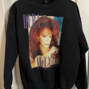 Gildan black crewneck pullover